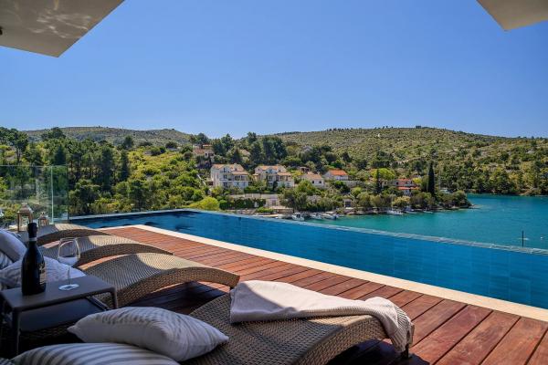 Villa Infinity