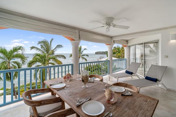 Villas on The Beach 304