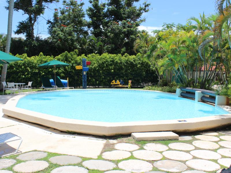 Royal Glitter Bay Apartments , Beachfront villas Barbados , Glitter Bay , Porters , St James , West Coast Barbados 