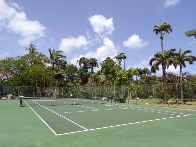 Royal Glitter Bay Apartments , Beachfront villas Barbados , Glitter Bay , Porters , St James , West Coast Barbados 
