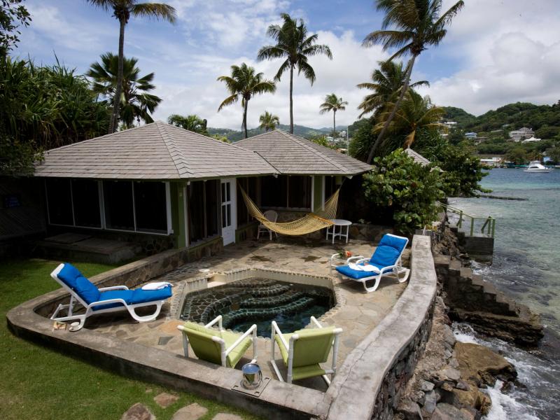 Young Island - St Vincent & The Grenadines , Young Island 