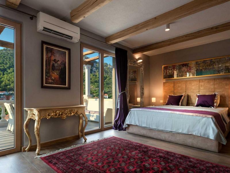 Villa Aurelia , Islands 