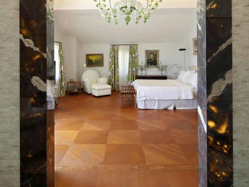 Villa Mirasol , 