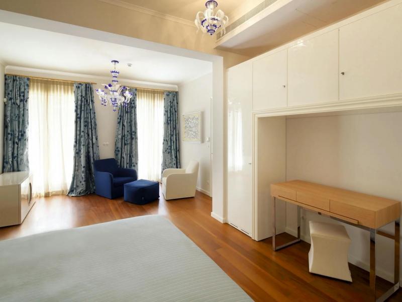 Villa Mirasol , 