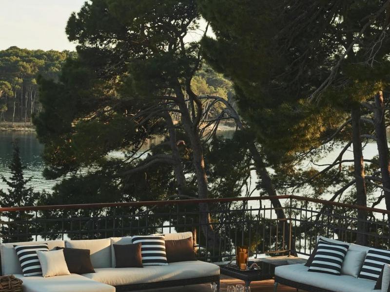 Villa Mirasol , 