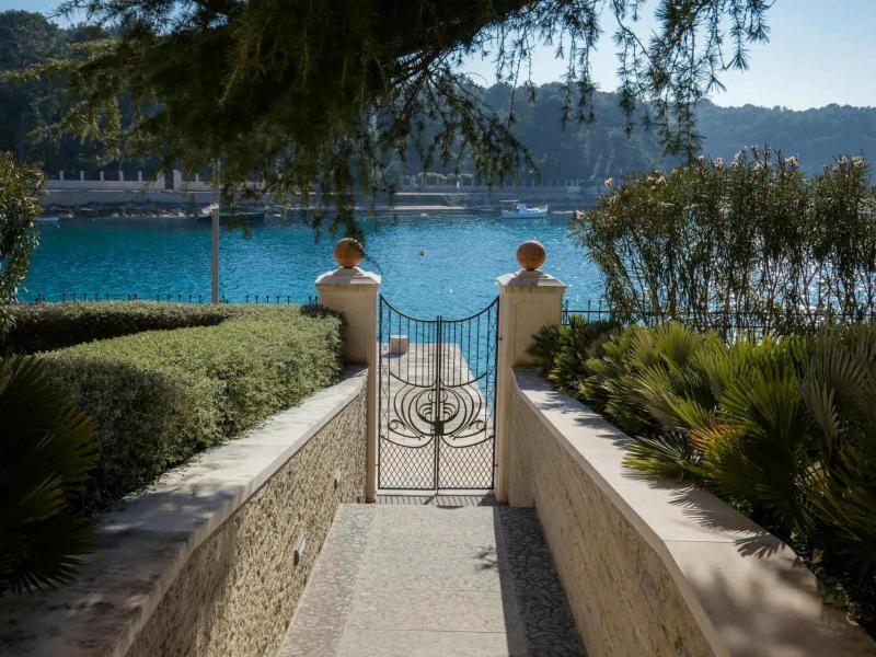 Villa Mirasol , 