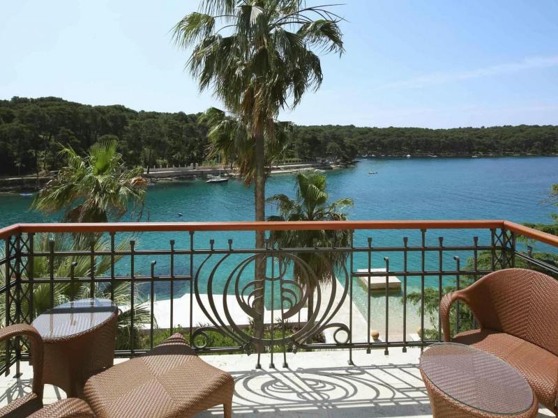 Villa Mirasol , 