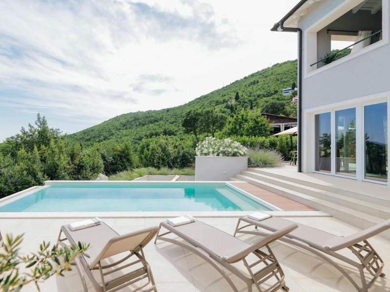 Villa Calibra , 