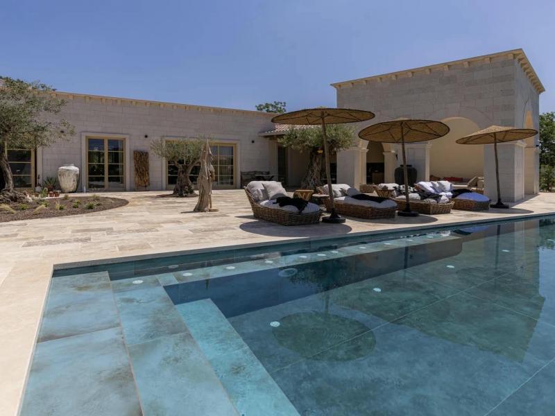 Villa Calvia , 