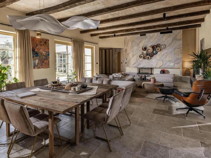 Villa Calvia , 