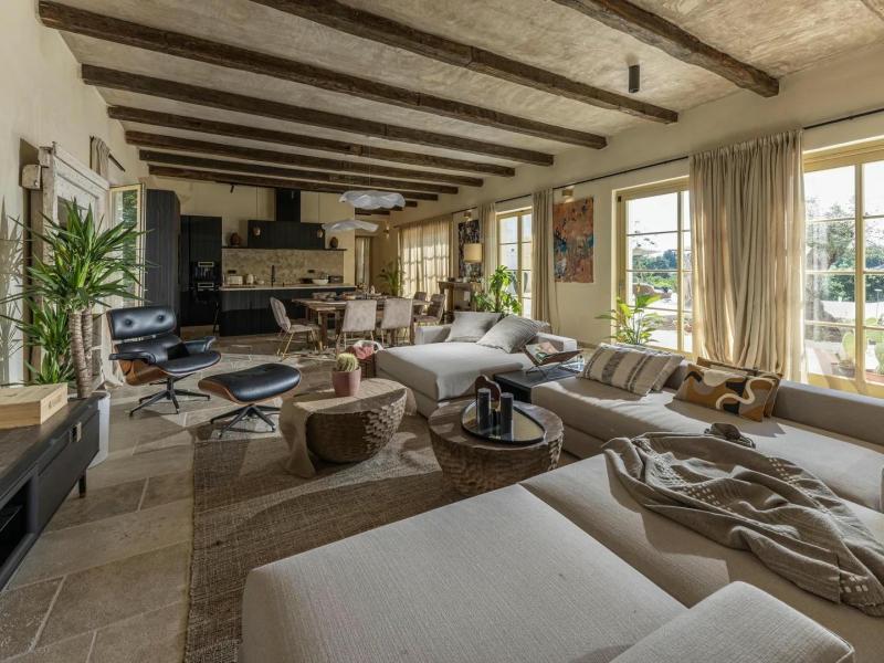 Villa Calvia , 