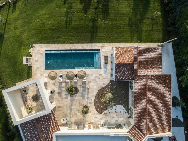 Villa Calvia , 