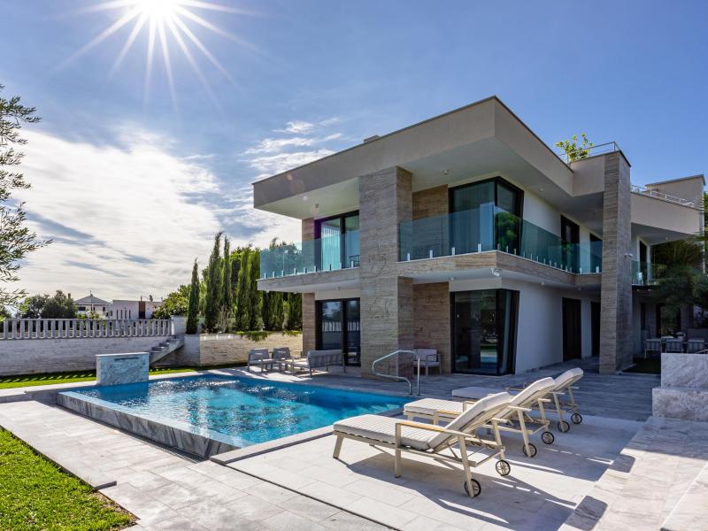 Villa Spirit , 