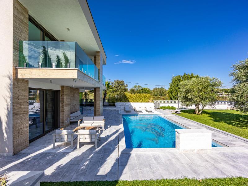 Villa Spirit , 