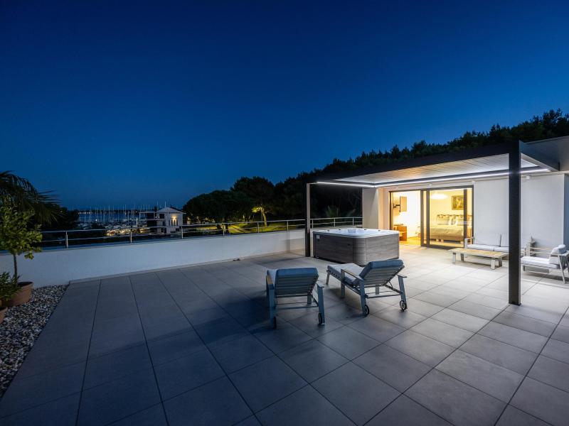 Villa Spirit , 