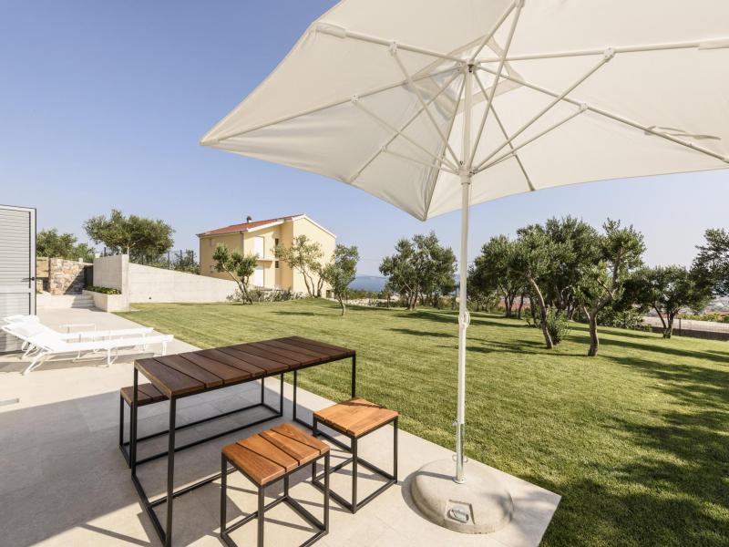 Villa Floora , 