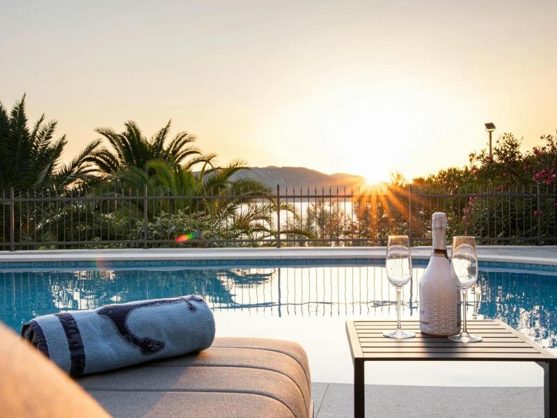 Villa Golden Hour , 