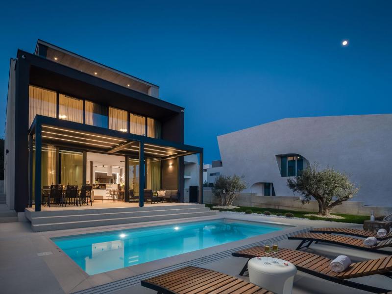 Villa Happiness , 