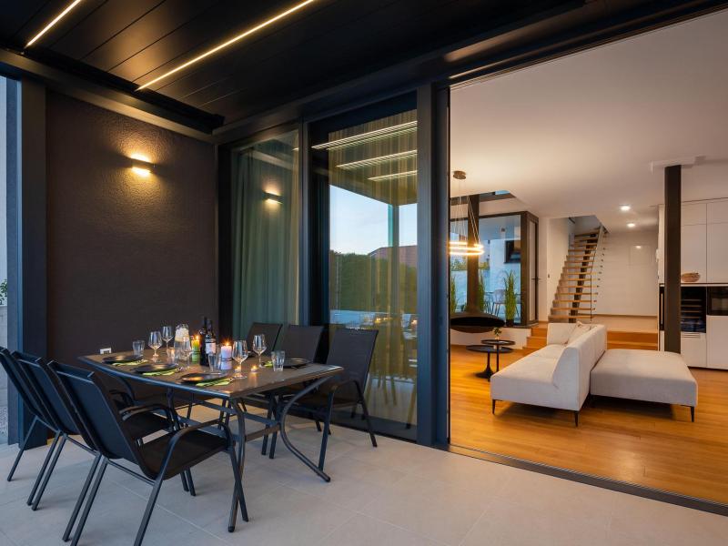Villa Happiness , 