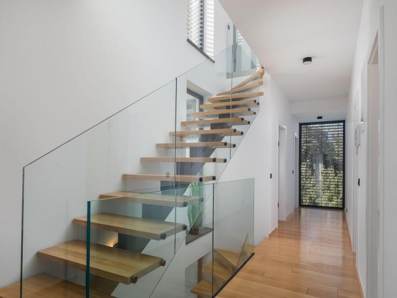 Villa Happiness , 