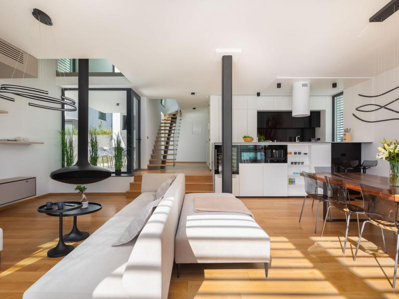 Villa Happiness , 