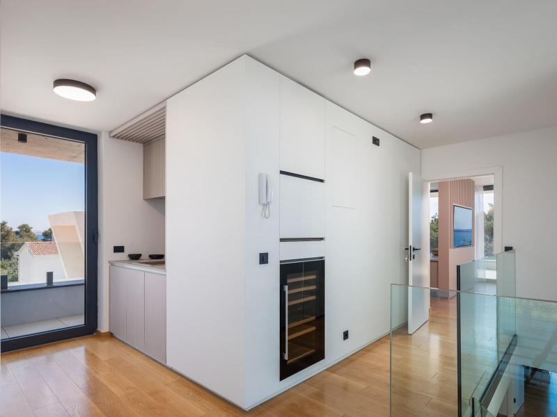 Villa Happiness , 