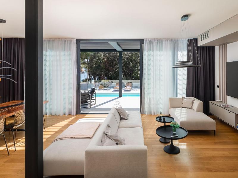 Villa Happiness , 