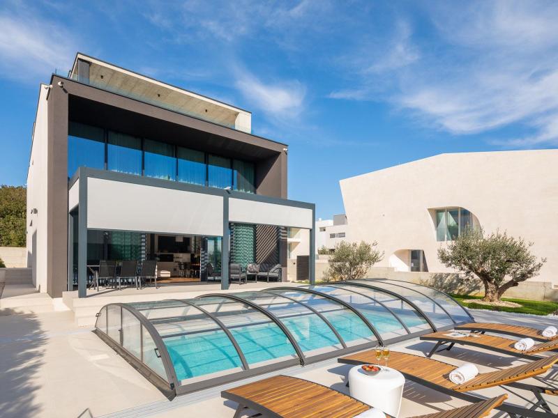 Villa Happiness , 