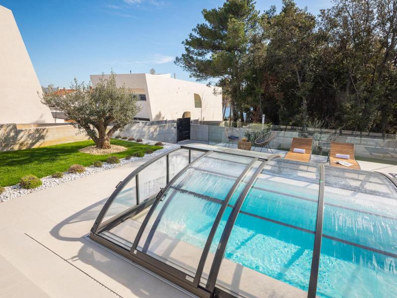 Villa Happiness , 