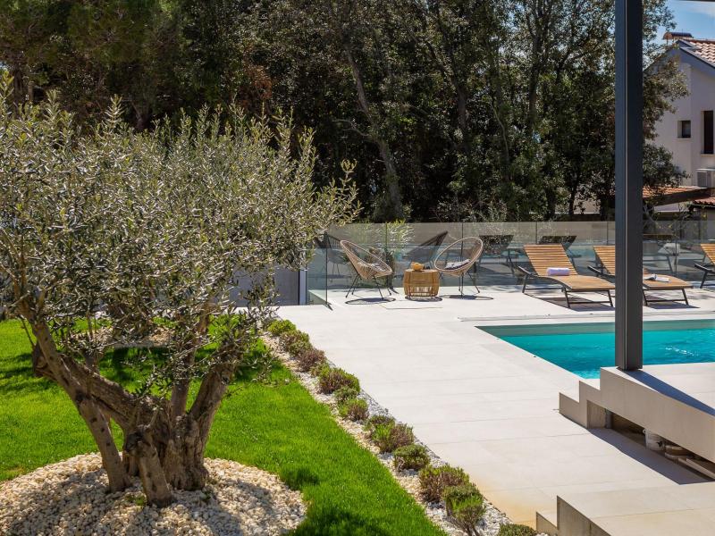 Villa Happiness , 
