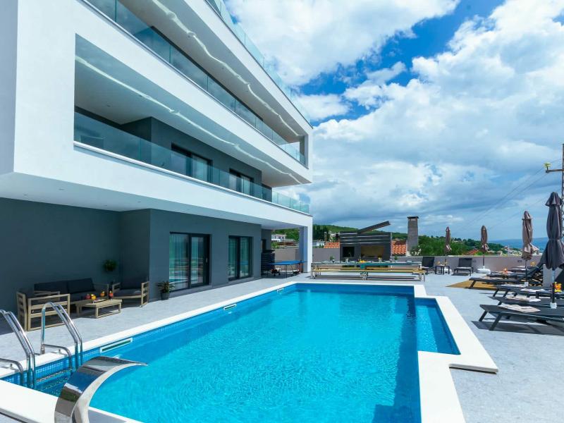 Villa Grande Divina , 