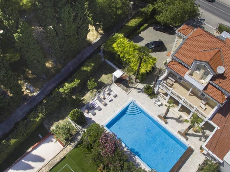 Villa Eterna , 