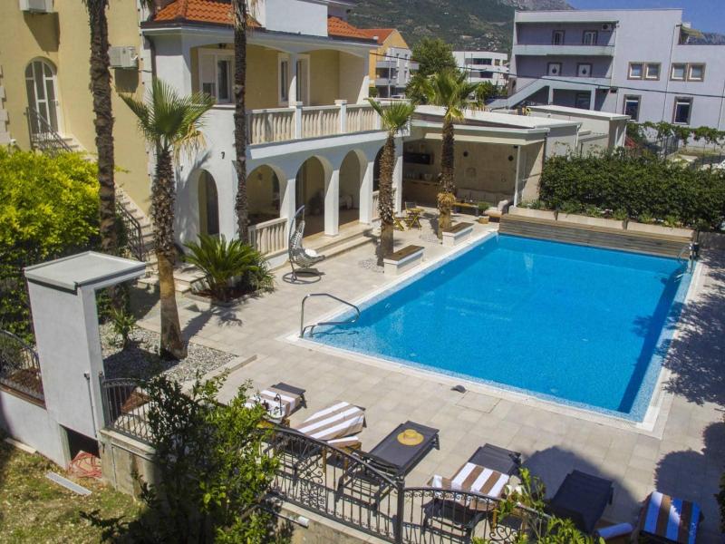 Villa Eterna , 