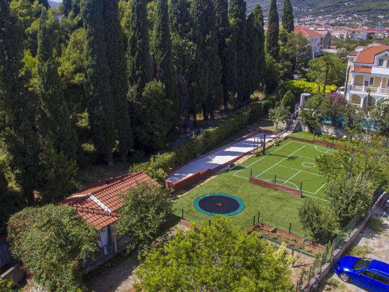 Villa Eterna , 