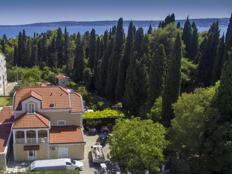Villa Eterna , 