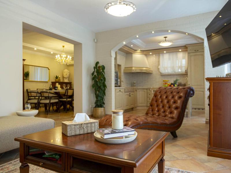 Villa Eterna , 