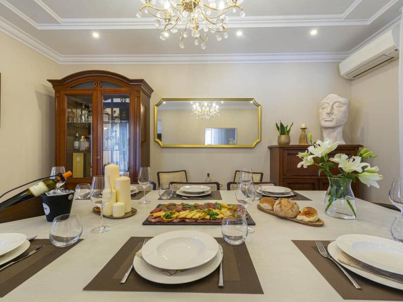 Villa Eterna , 