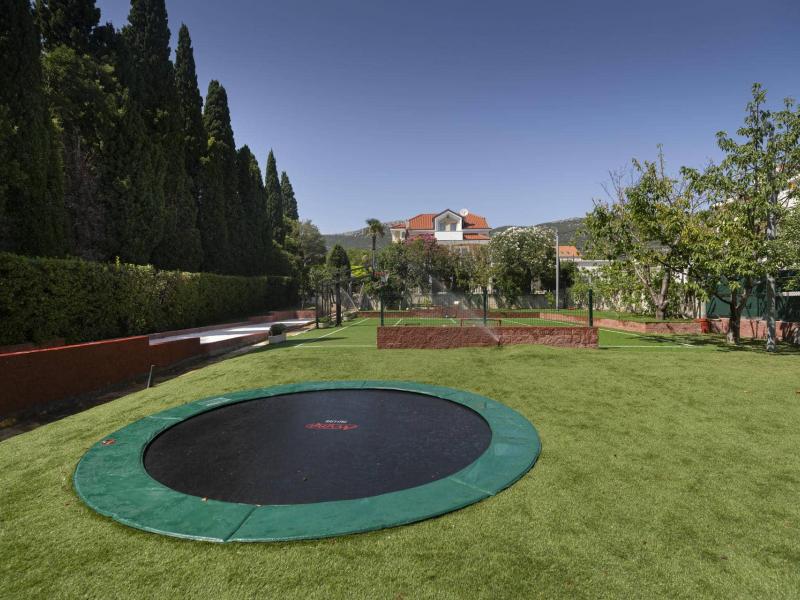Villa Eterna , 