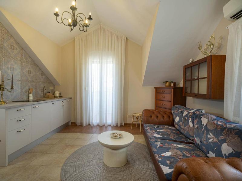 Villa Eterna , 