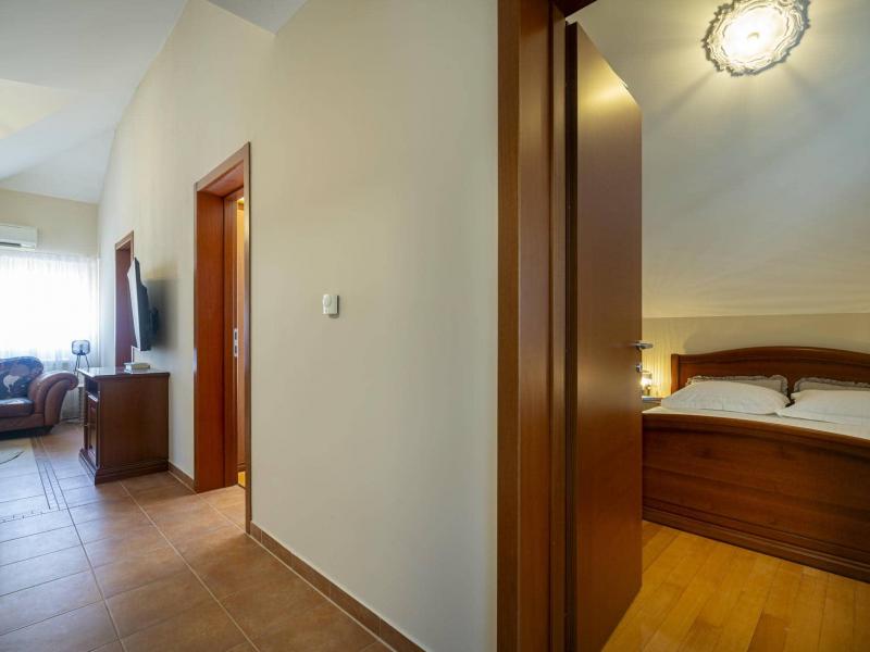 Villa Eterna , 