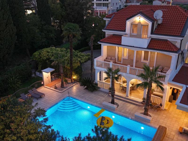 Villa Eterna , 