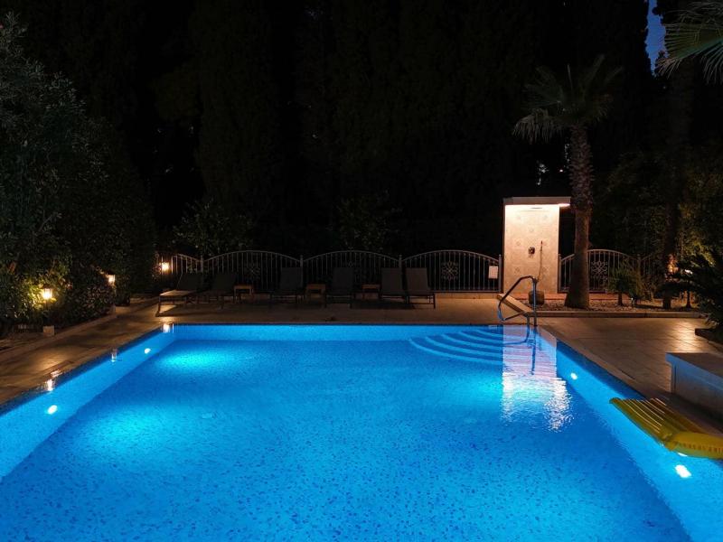 Villa Eterna , 