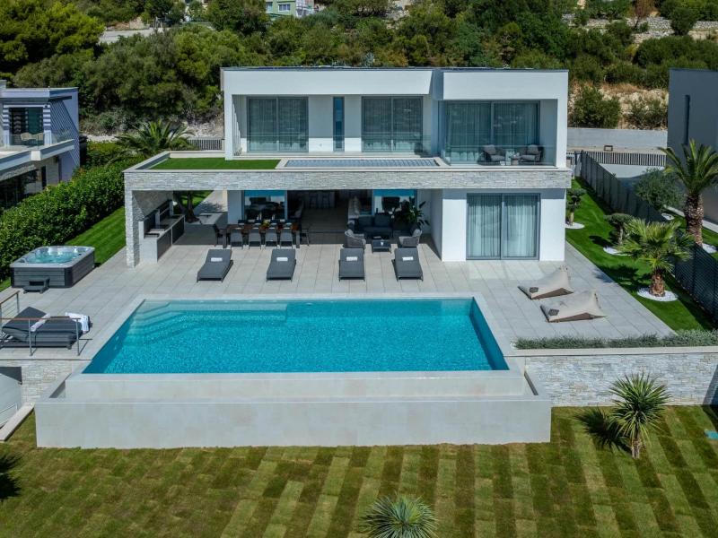 Villa Kira , 