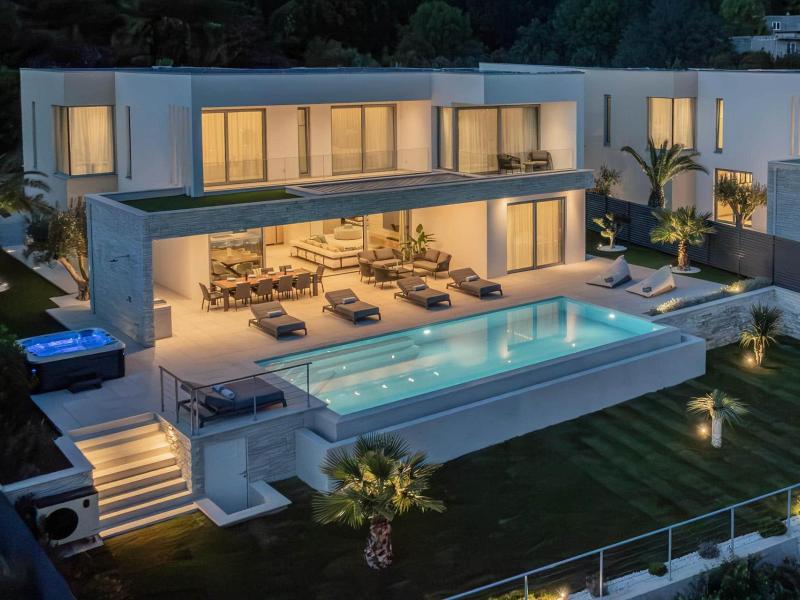 Villa Kira , 