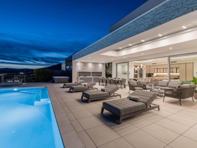 Villa Kira , 
