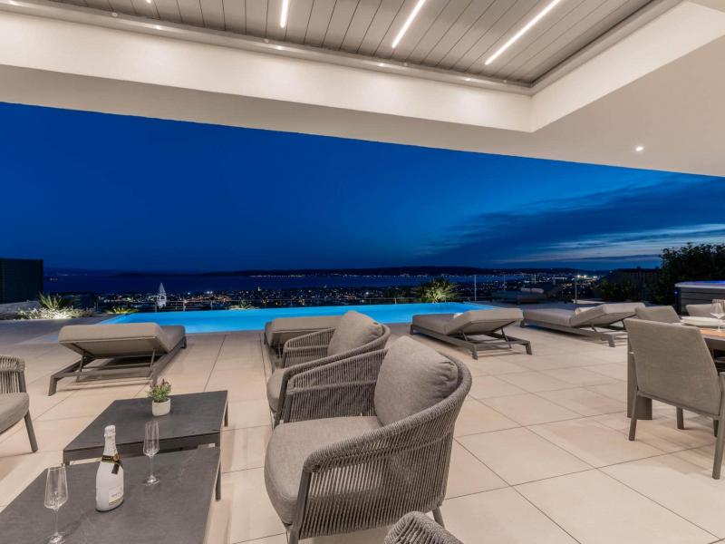 Villa Kira , 