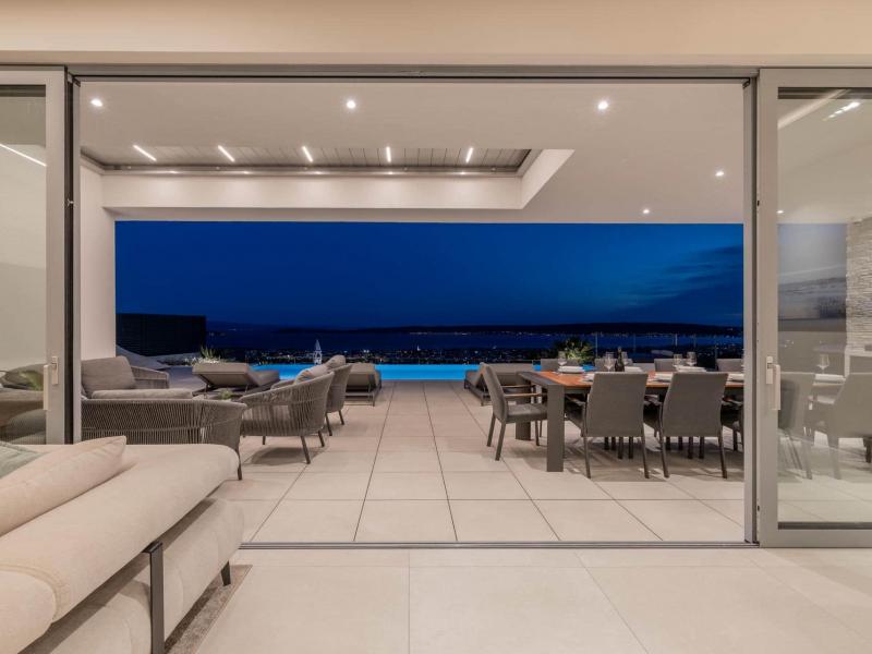 Villa Kira , 