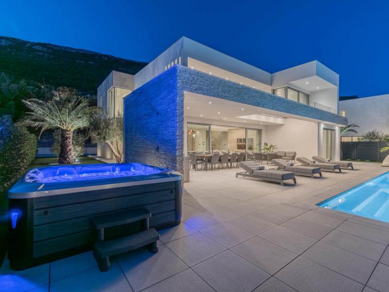 Villa Kira , 