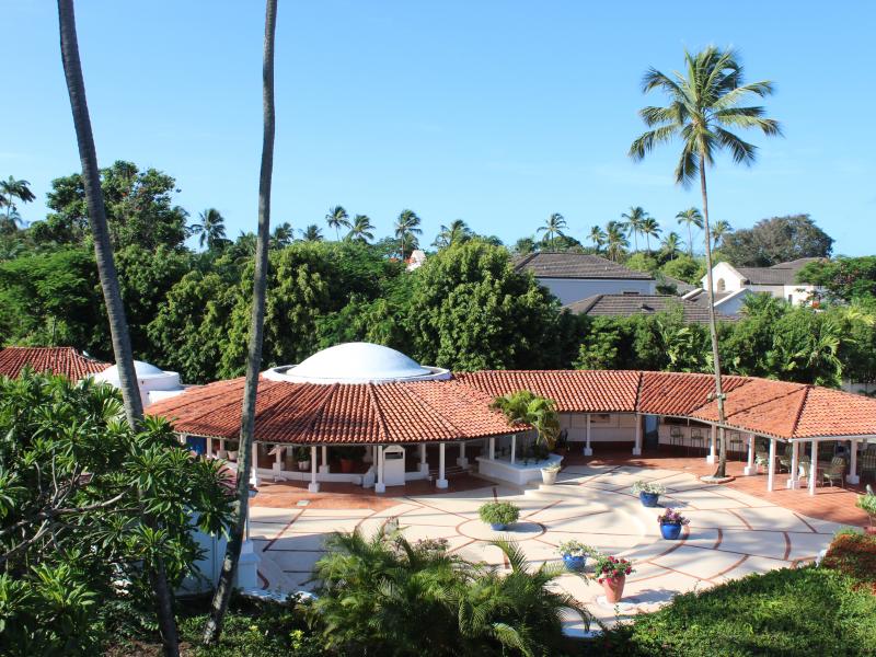Royal Glitter Bay Apartments , Beachfront villas Barbados , Glitter Bay , Porters , St James , West Coast Barbados 