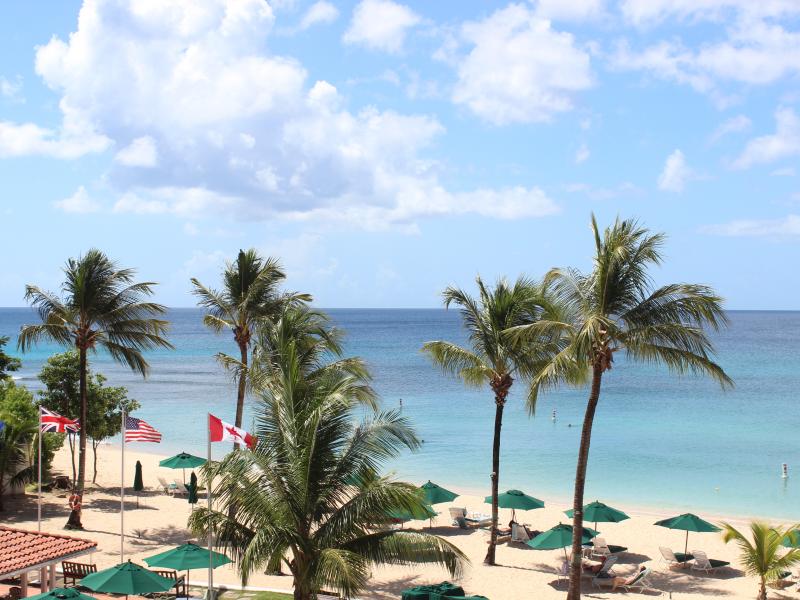 Royal Glitter Bay Apartments , Beachfront villas Barbados , Glitter Bay , Porters , St James , West Coast Barbados 